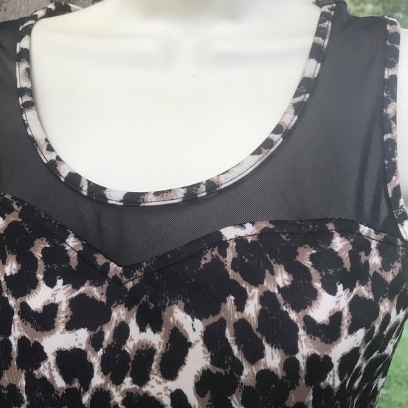 NWT Dot animal print peplum top Medium - Picture 2 of 3